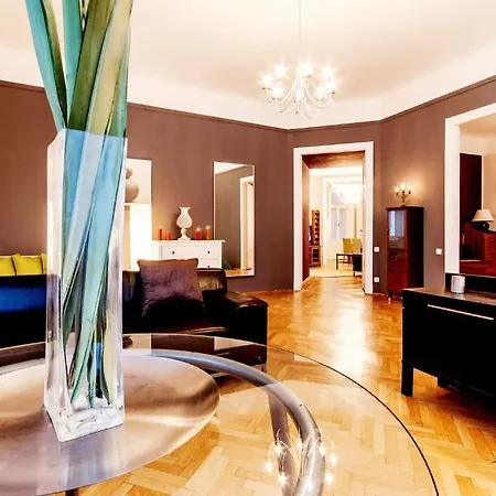 The Fashion Street Apartment *